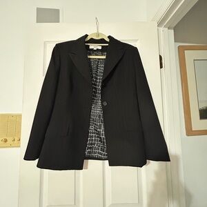 Le Suit Black Blazer and Pants/Slacks Set with Lining. Size 10P.